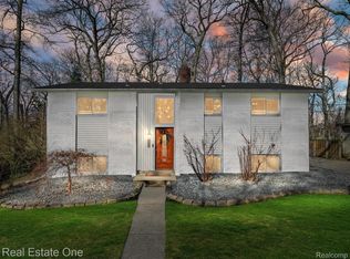 3222 Edgewood Park Ct, Commerce Township, MI