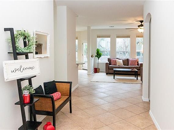 2nd image of 2215 Speidel Dr