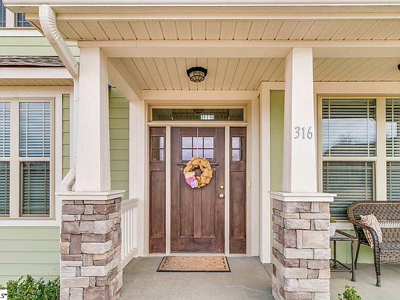 2nd image of 316 Castle Creek Dr
