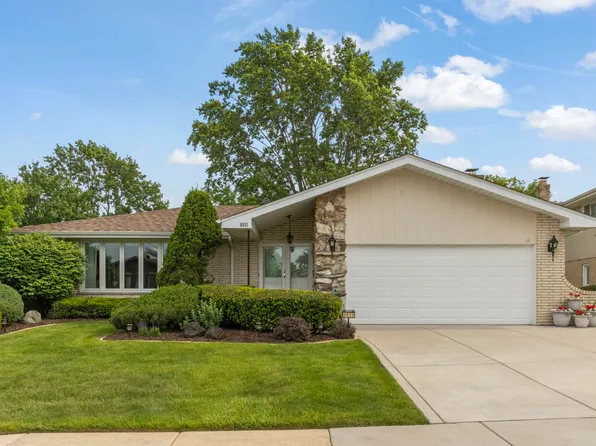 8831 Maple Ave, Orland Park, IL 60462