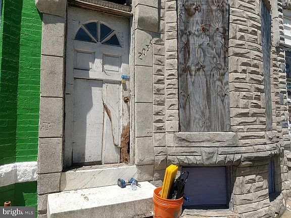 2nd image of 2036 N Fulton Ave