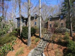 9360 Huntcliff Trce, Sandy Springs, GA 30350