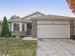 445 Sandehurst Dr, Grand Blanc, MI