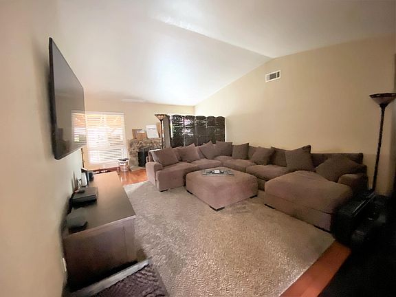 3rd image of 560 Cadburry Ct