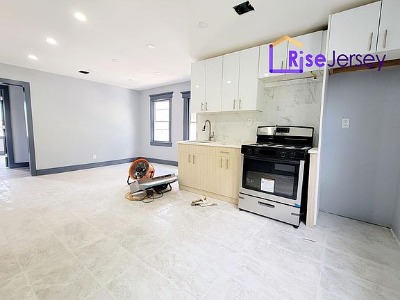2nd image of 34 Mapes Ave Floor 3