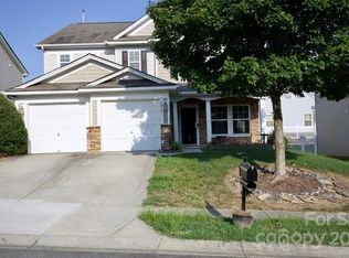 2013 Double Cedar Dr, Charlotte, NC 28214