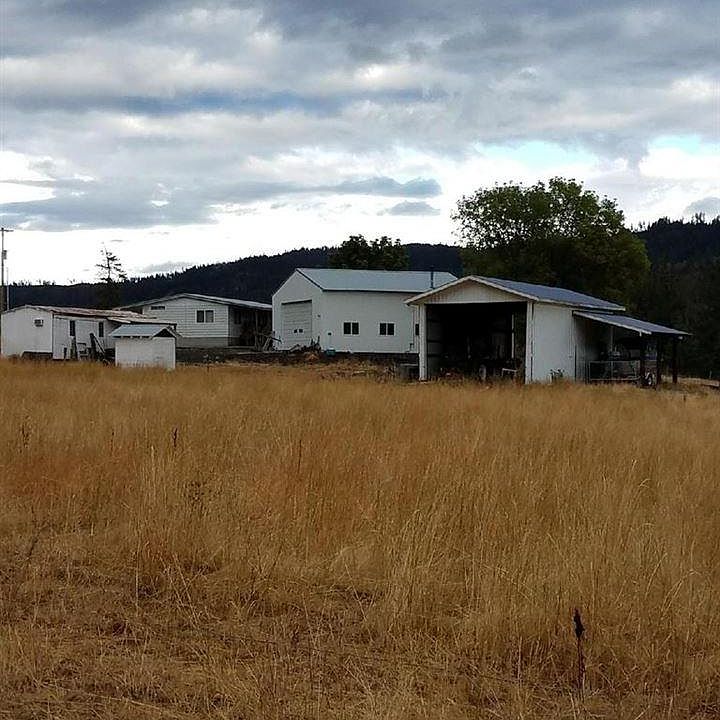 1st image of 522 Broken Spokes Ln
