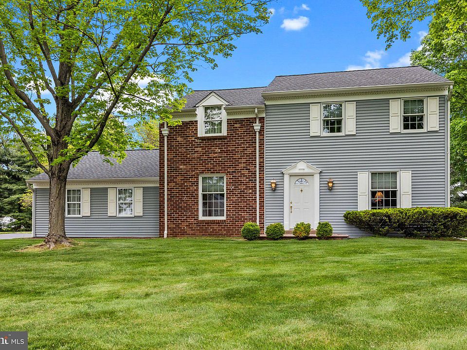 1st image of 46 Windy Knoll Dr