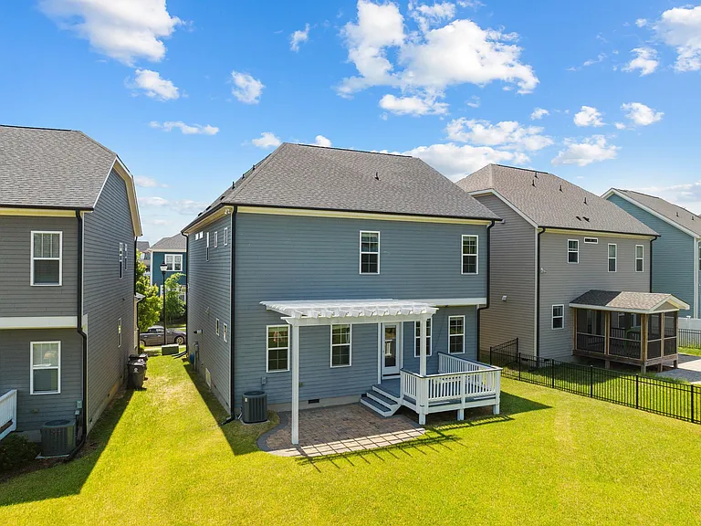 444 Beacon Ridge Blvd — Photo 32