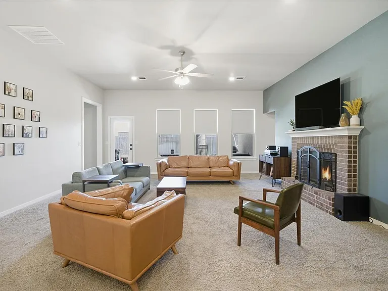 9807 Virginia Ave — Photo 5