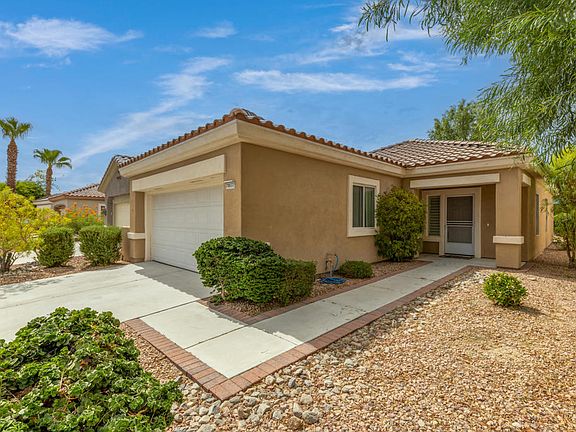 3rd image of 78637 Rockwell Cir