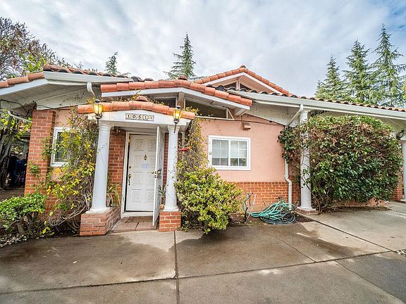 3rd image of 10511 Glencoe Dr