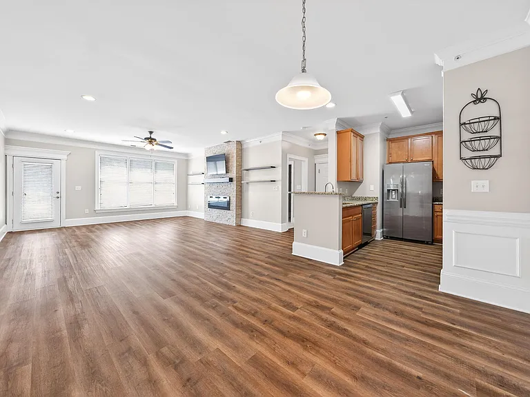 423 Waterford Lake Dr — Photo 24