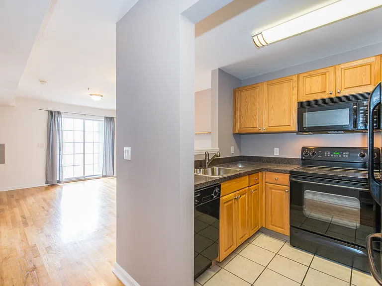 318 54th St #4K — Photo 5