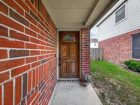 4th image of 12135 English Brook Cir