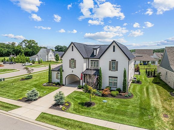 3rd image of 7082 Balcolm Ct