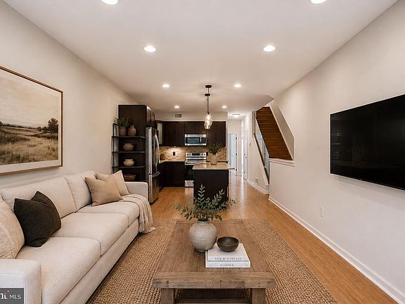 4th image of 1211 Mount Vernon St #1