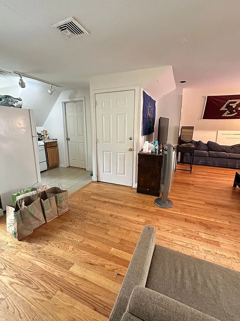 27 Orkney Rd — Photo 3