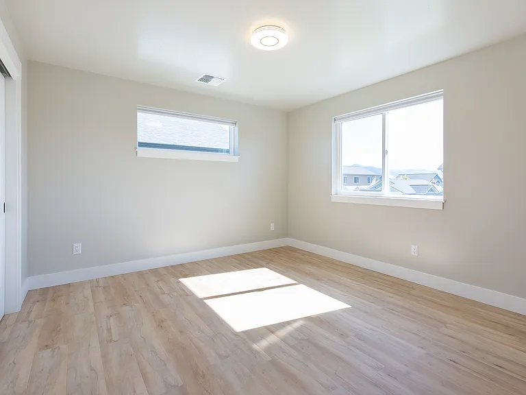 5377 Remington Dr — Photo 28