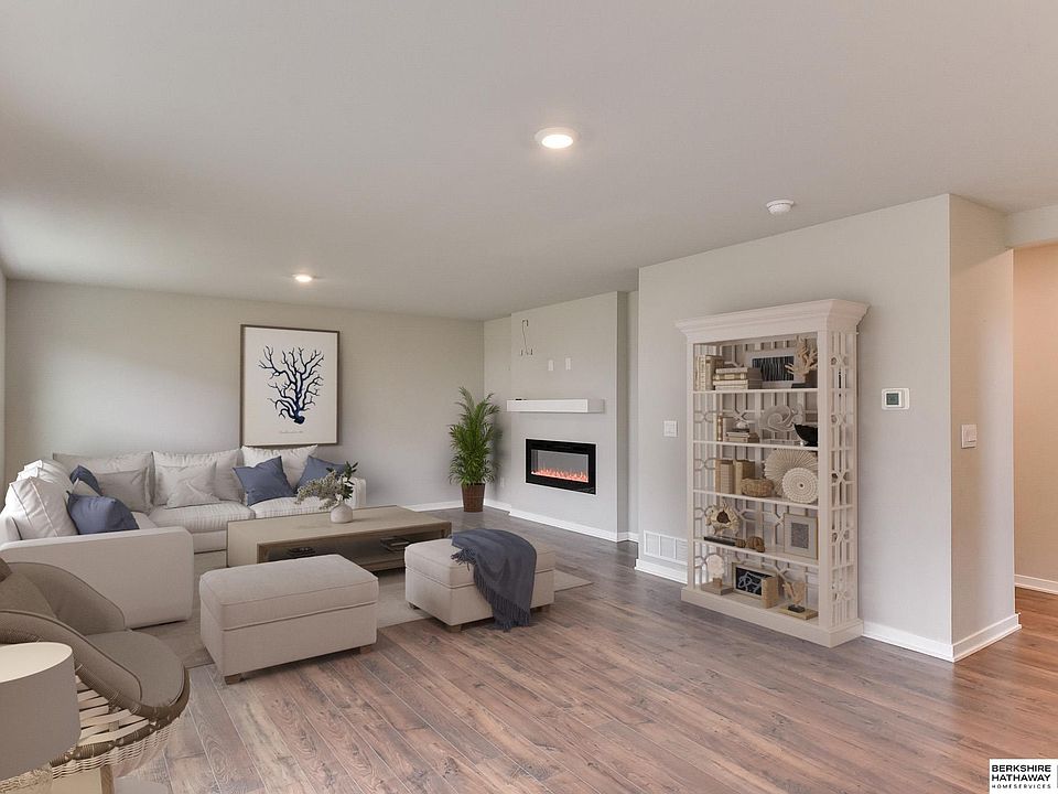 1st image of 4434 Leawood Dr