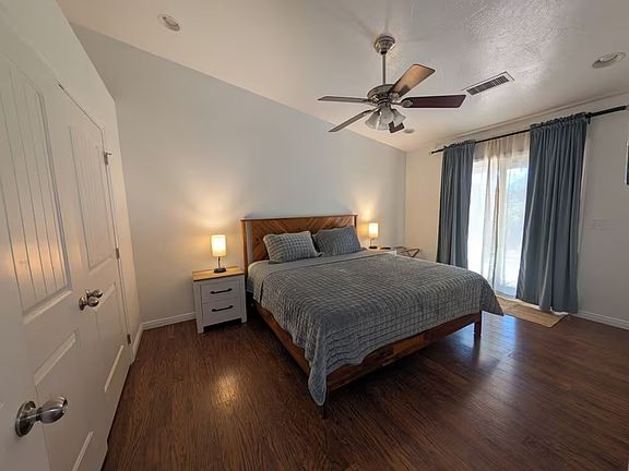 4th image of 822 Village Dr