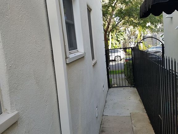 5th image of 201 El Camino Dr APT A