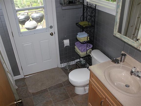 4th image of 521 Cambridge Shores Dr