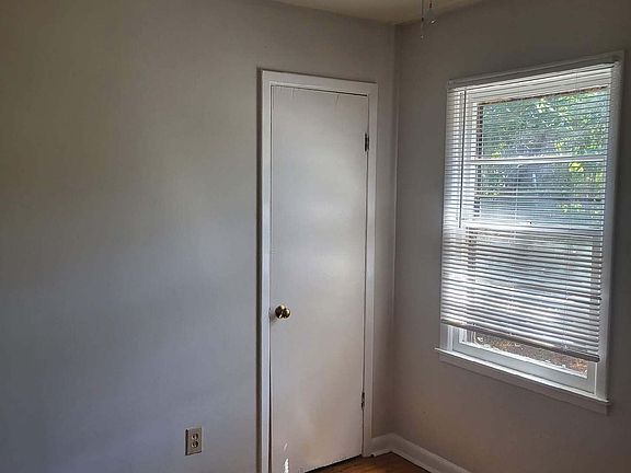 3rd image of 3813 Wyatt St
