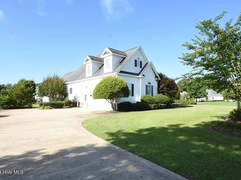 1129 Scarlet Oak Dr — Photo 2