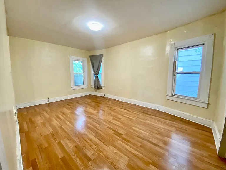 417 Orchard St — Photo 5
