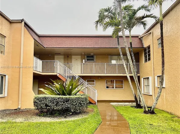 9970 SW 88th St #1118, Miami, FL 33176