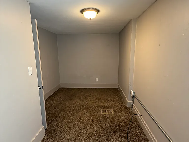 909 Clay St — Photo 8