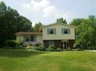 2404 Norton Rd, Stow, OH 44224