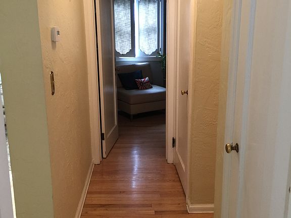 5th image of 28 Garden Ave