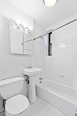 5th image of 330 W 85th St APT 5C