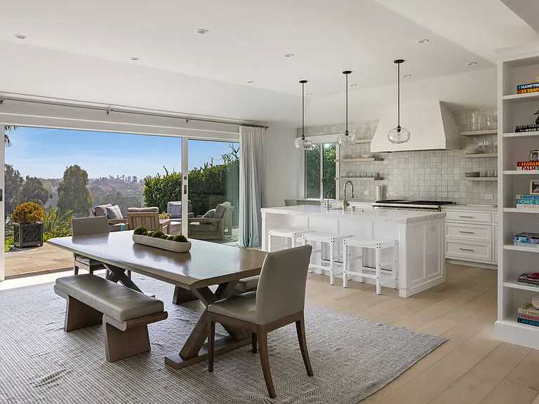 1132 Napoli Dr — Photo 10