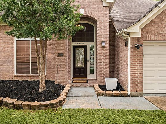 2nd image of 16322 Candlerock Ct