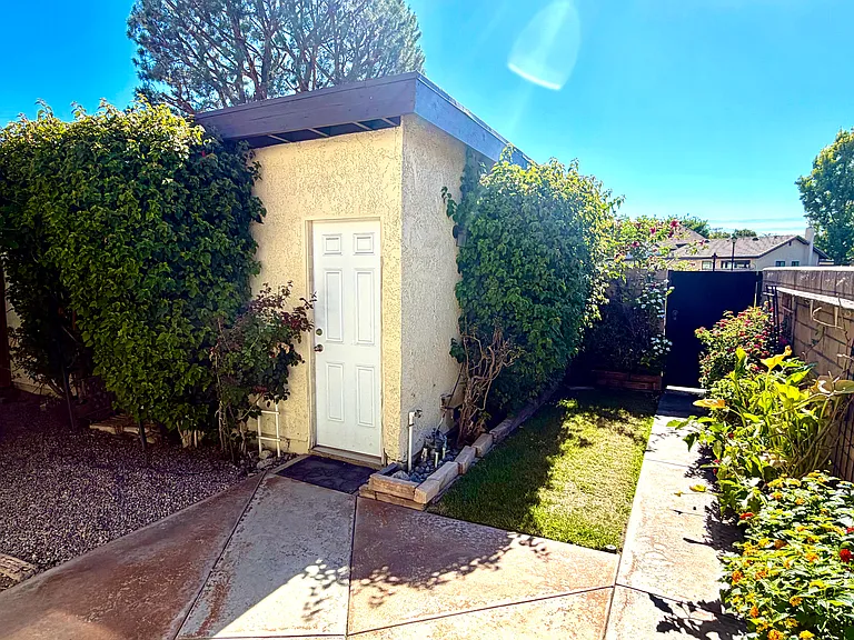 10717 Mountain View Ave — Photo 5