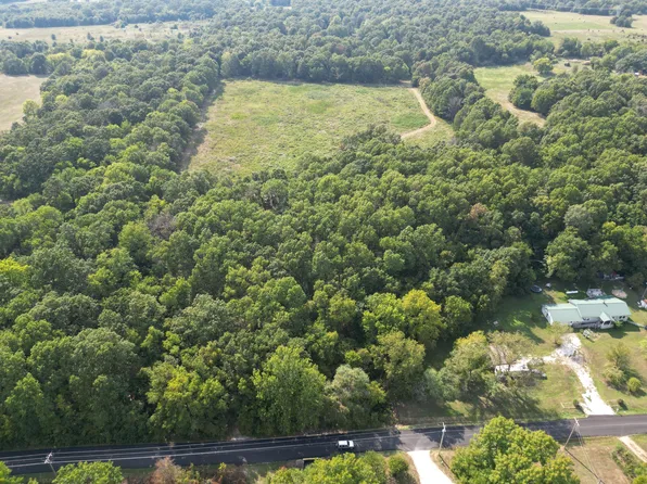 000 Jaguar Road, Neosho, MO 64850