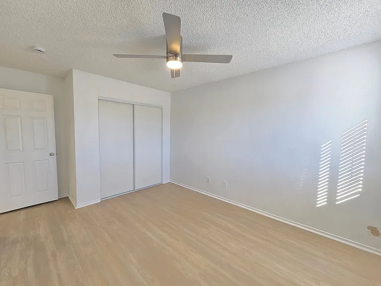 8249 Catalpa Ave — Photo 12