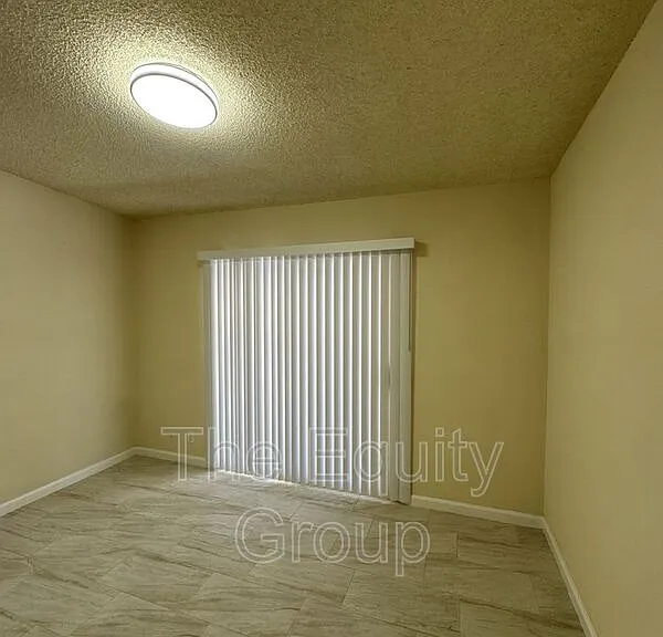 1140 W Tulare Ave #C — Photo 21