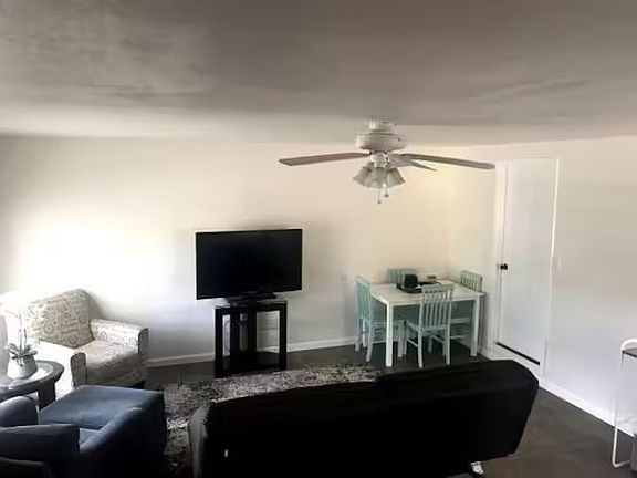 3rd image of 3612 Aragon Dr #1