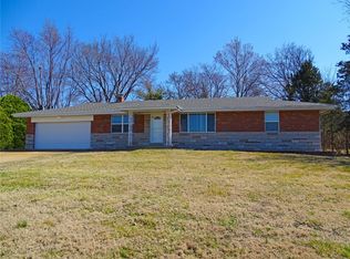 11954 Gravois Rd, Saint Louis, MO 63127
