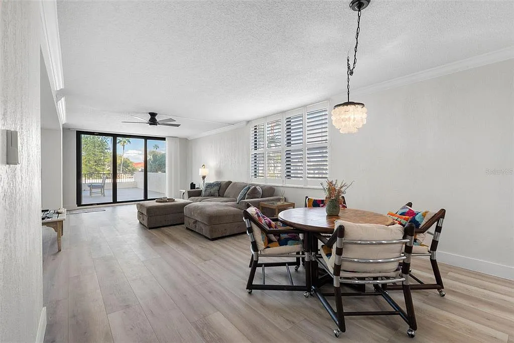 2 bed, 2.0 bath, 1392 sqft, $3,500 — Photo 4