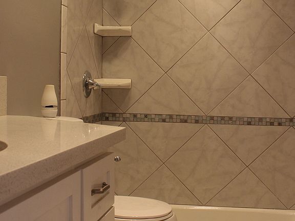 4th image of 500 Evergreen St Unit 205