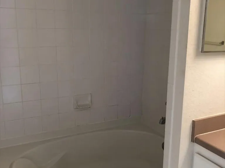 181 SW Palm Dr #203 — Photo 14