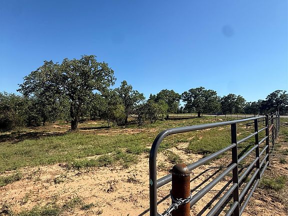 3rd image of Wild Hill Oak Dr