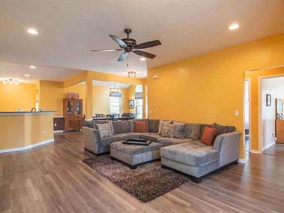 3rd image of 2831 Ashton Cir