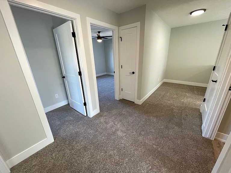 4342-4520 Briarpark Dr — Photo 15