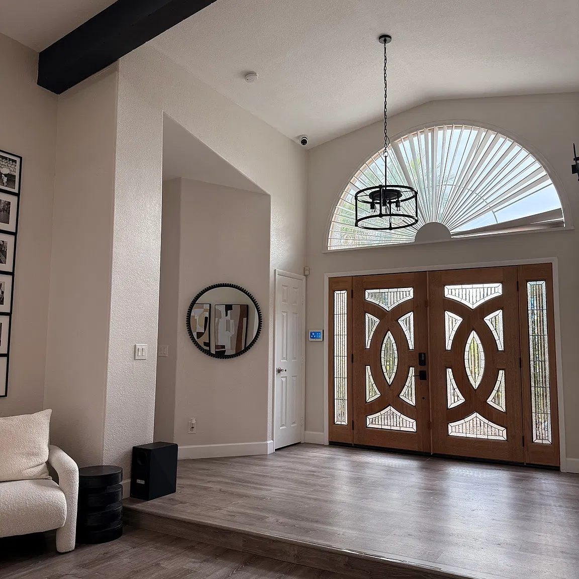 4 bed, 2516 sqft, $5,800 — Photo 2